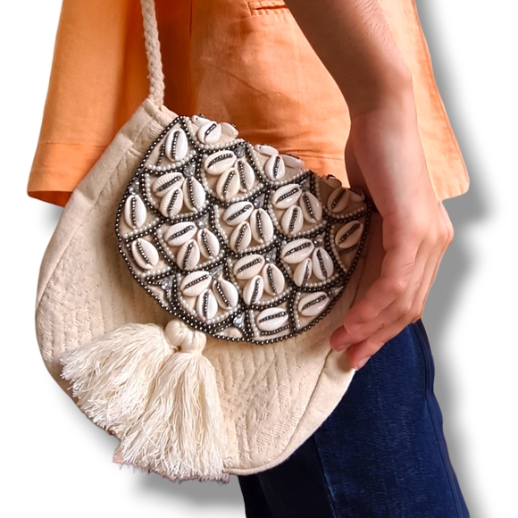 Sportsgirl Handbags - Sportsgirl Ivory Textured Fabric & Shell Crossbody Bag